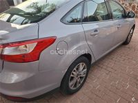 Usado Ford Focus Trend 115 CV (84 kW) 2011 Gris / plata Berlina