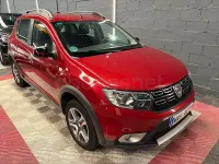 Usado Dacia Sandero Essentiel 90 CV (66 kW) 2020 Granate Berlina