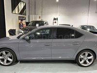 Usado Skoda Superb SportLine 150 HP (110 kW) 2018 Cinzento Sedan