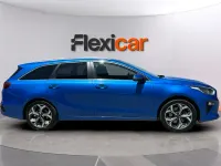 Usado Kia Ceed 120 CV (88 kW) 2019 Azul Utilitario