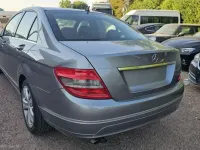 Usado Mercedes C180 Avantgarde 120 CV (88 kW) 2011 Gris / plata Berlina