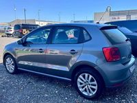 Usado VW Polo 75 CV (55 kW) 2015 Gris Utilitario