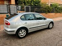 Usado Seat Leon Sport 105 CV (77 kW) 2001 Gris / plata Berlina