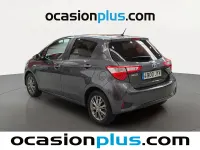 Usado Toyota Yaris Active 100 CV (73 kW) 2017 Gris Utilitario
