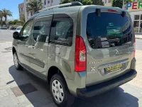 Usado Peugeot Partner Tepee 90 CV (66 kW) 2010 Verde Monovolumen