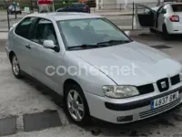 Usado Seat Cordoba Sport 110 CV (80 kW) 2002 Gris / plata Berlina