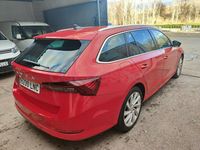 Usado Skoda Octavia Style 150 CV (110 kW) 2021 Rojo Familiar