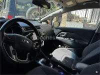 Usado Kia Rio 84 CV (61 kW) 2016 Gris / plata Utilitario