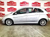 Usado Mercedes B160 Sport Edition 95 CV (69 kW) 2011 Gris / plata Utilitario