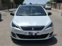 Usado Peugeot 308 SW GT-line 131 CV (96 kW) 2015 Blanco Familiar