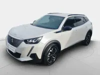 Usado Peugeot e-2008 Allure 100 kW (136 CV) 2023 Plateado SUV