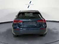 Usado Mercedes A180 116 CV (85 kW) 2020 Azul Berlina