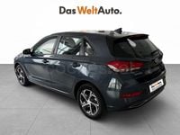 Usado Hyundai i30 120 CV (88 kW) 2022 Azul Berlina