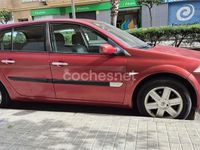 Usado Renault Mégane II Dynamique 115 CV (84 kW) 2003 Granate Berlina