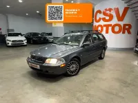 Usado Volvo V40 122 CV (89 kW) 2004 Gris / plata Familiar