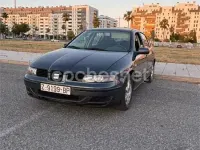 Usado Seat Leon 110 CV (80 kW) 2000 Negro Utilitario