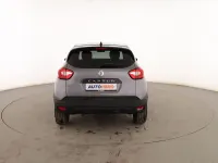 Usado Renault Captur Intens 90 CV (66 kW) 2015 Gris SUV