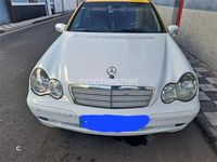 Usado Mercedes C220 Classic 143 CV (105 kW) 2005 Blanco Familiar