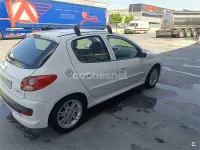 Usado Peugeot 206+ 70 CV (51 kW) 2012 Blanco Utilitario