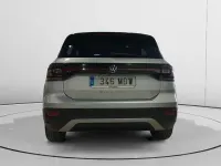 Usado VW T-Cross Advance 110 CV (80 kW) 2023 Gris / plata SUV