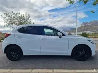 Używany Mazda 2 Edition 90 KM (66 kW) 2019 Biały Sedan/Limuzyna