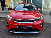 Usado Kia Stonic 100 CV (73 kW) 2022 Rojo SUV