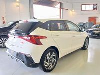 Usado Hyundai i20 101 CV (74 kW) 2025 Blanco Berlina