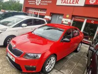 Usado Skoda Octavia RS 184 CV (135 kW) 2016 Rojo Familiar