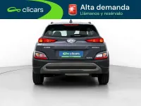 Usado Hyundai Kona 105 CV (77 kW) 2023 Gris SUV