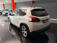 Usado Peugeot 2008 Allure 110 CV (80 kW) 2017 Blanco SUV