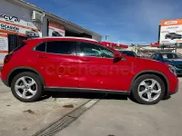 Usado Mercedes GLA180 122 CV (89 kW) 2018 Rojo SUV