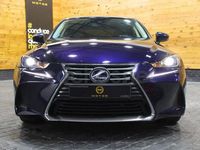 Usado Lexus IS300h Luxury Line 223 CV (164 kW) 2018 Azul Berlina