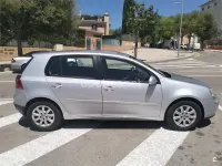 Usado VW Golf V Highline 140 CV (102 kW) 2007 Gris / plata Berlina