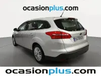 Usado Ford Focus Trend 100 CV (73 kW) 2016 Gris Familiar