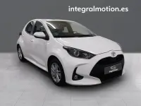 Usado Toyota Yaris Hybrid Business Edition 116 CV (85 kW) 2022 Blanco Berlina