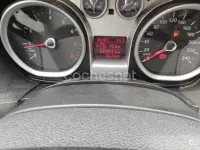 Usado Ford Focus Trend 100 CV (73 kW) 2009 Negro Berlina