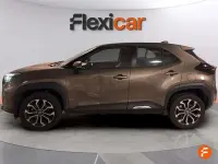 Begagnad Toyota Yaris Cross Active 116 HK (85 kW) 2024 Brun SUV