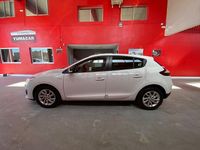 Usado Renault Mégane LIMITED 115 CV (84 kW) 2015 Blanco Berlina