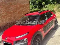 Usado Citroën C4 Feel 100 CV (73 kW) 2017 Rojo Berlina