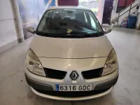 Usado Renault Scénic Dynamique 105 CV (77 kW) 2008 Gris / plata Monovolumen