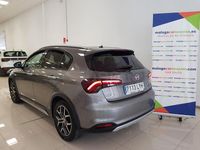 Usado Fiat Tipo Cross 101 CV (74 kW) 2022 Gris / plata Berlina