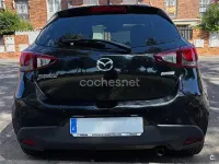 Usado Mazda 2 Style 90 CV (66 kW) 2015 Negro Berlina