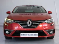 Usado Renault Mégane III Zen 131 CV (96 kW) 2016 Rojo Utilitario