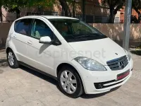 Usado Mercedes A160 95 CV (69 kW) 2010 Blanco Monovolumen