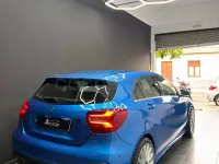 Usado Mercedes A180 109 CV (80 kW) 2017 Azul Berlina