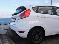 Usado Ford Fiesta Trend 100 CV (73 kW) 2016 Blanco Berlina