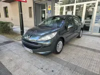 Usado Peugeot 207 75 CV (55 kW) 2007 Verde Utilitario