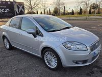 Usado Fiat Linea Dynamic 120 CV (88 kW) 2008 Gris / plata Berlina