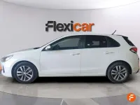 Usado Hyundai i30 110 CV (80 kW) 2018 Blanco Utilitario