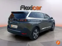Usado Peugeot 5008 Allure 136 CV (100 kW) 2024 Gris SUV